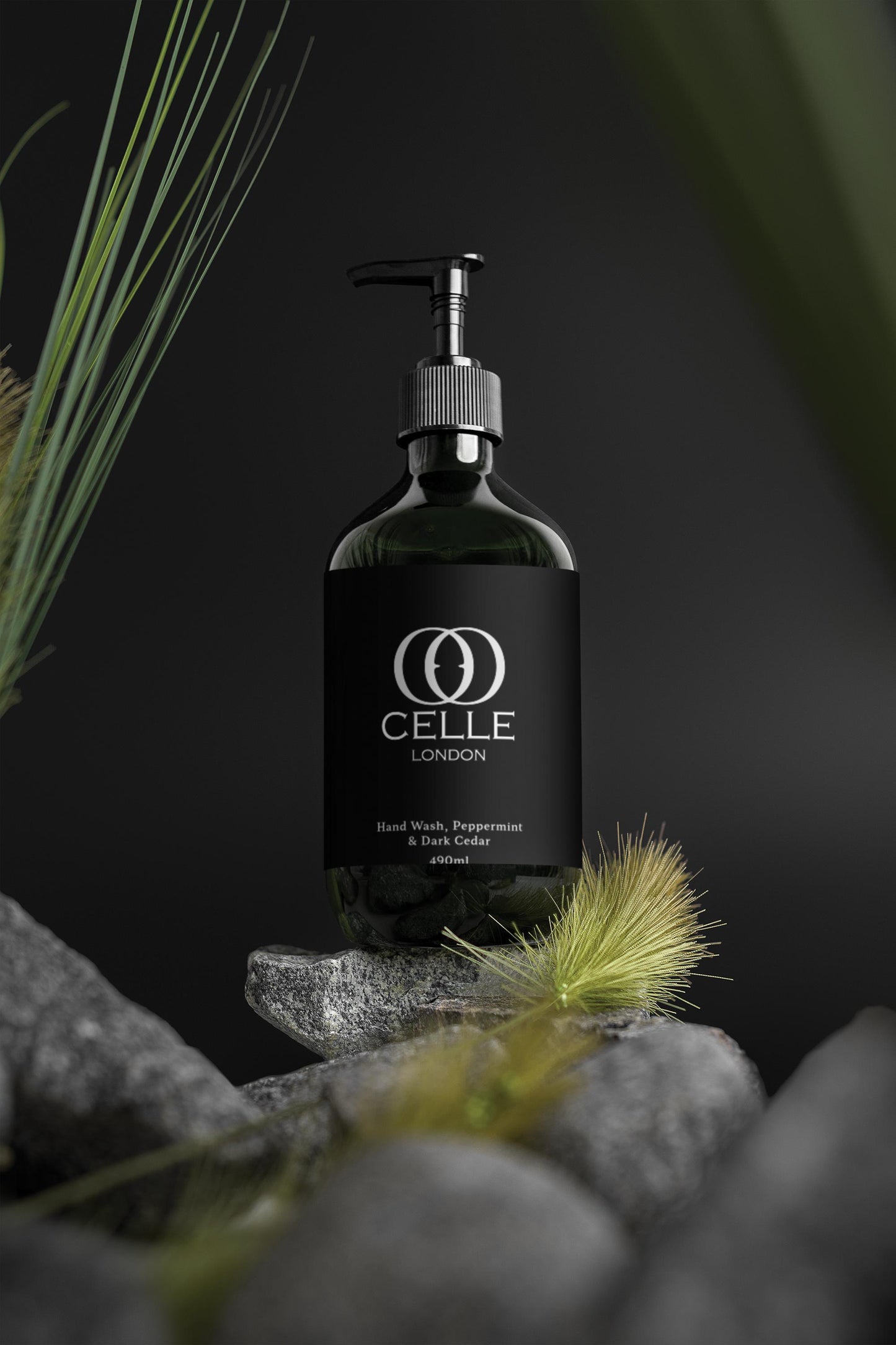 Hand Wash, Peppermint & Dark Cedar – Invigorating Hand Wash with a Fresh Herbal Scent